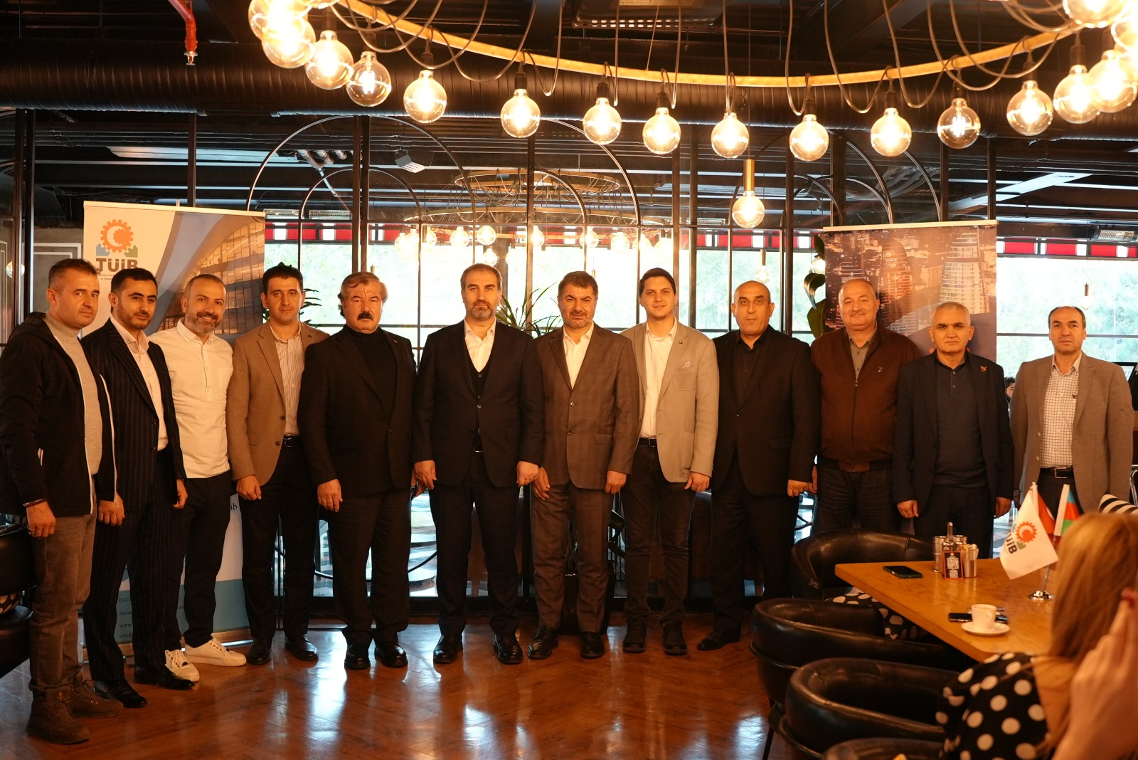 TÜİB-in Ənənəvi İşgüzar Səhər Yeməyində Ak Parti sədrinin müavini, Trabzon millət vəkili Mustafa Şen iştirak edib.